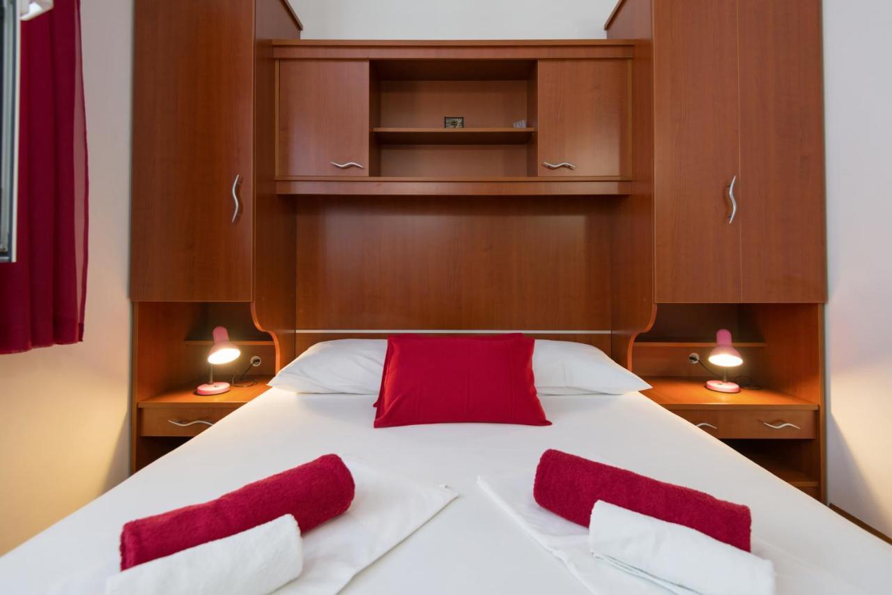 Guesthouse Sanela Помена Екстериор снимка