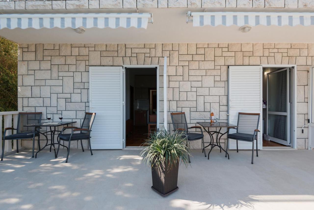 Guesthouse Sanela Помена Екстериор снимка