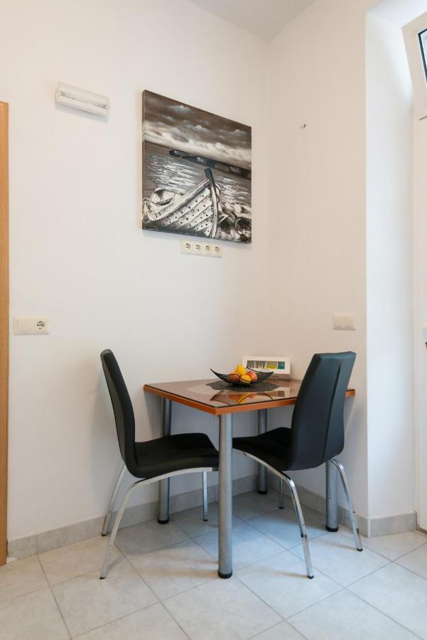 Guesthouse Sanela Помена Екстериор снимка