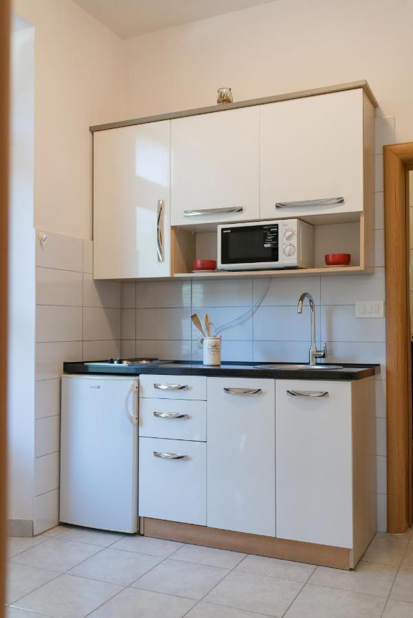 Guesthouse Sanela Помена Екстериор снимка